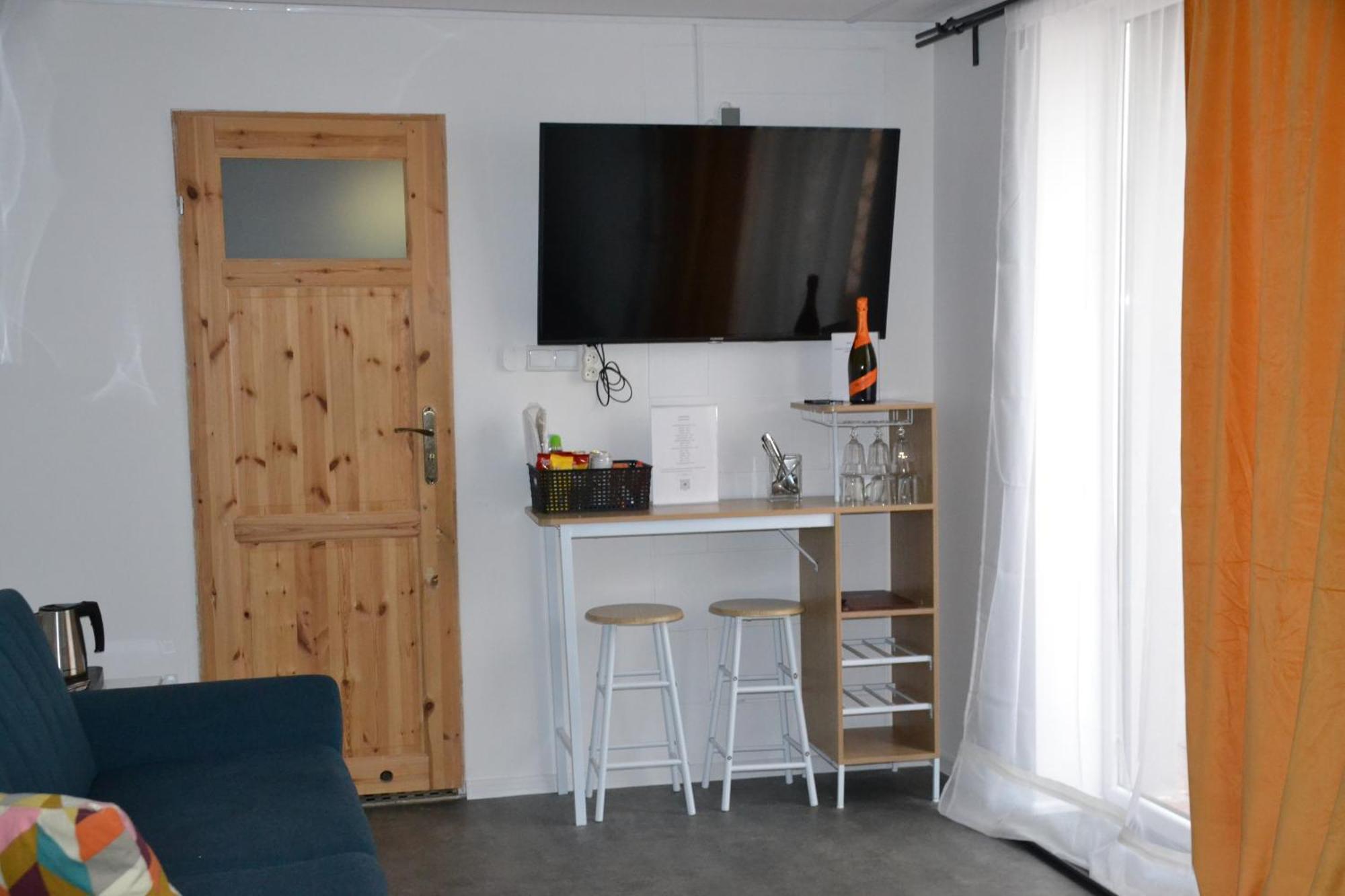 Flores Apartament คาโตวีตเซ ภายนอก รูปภาพ