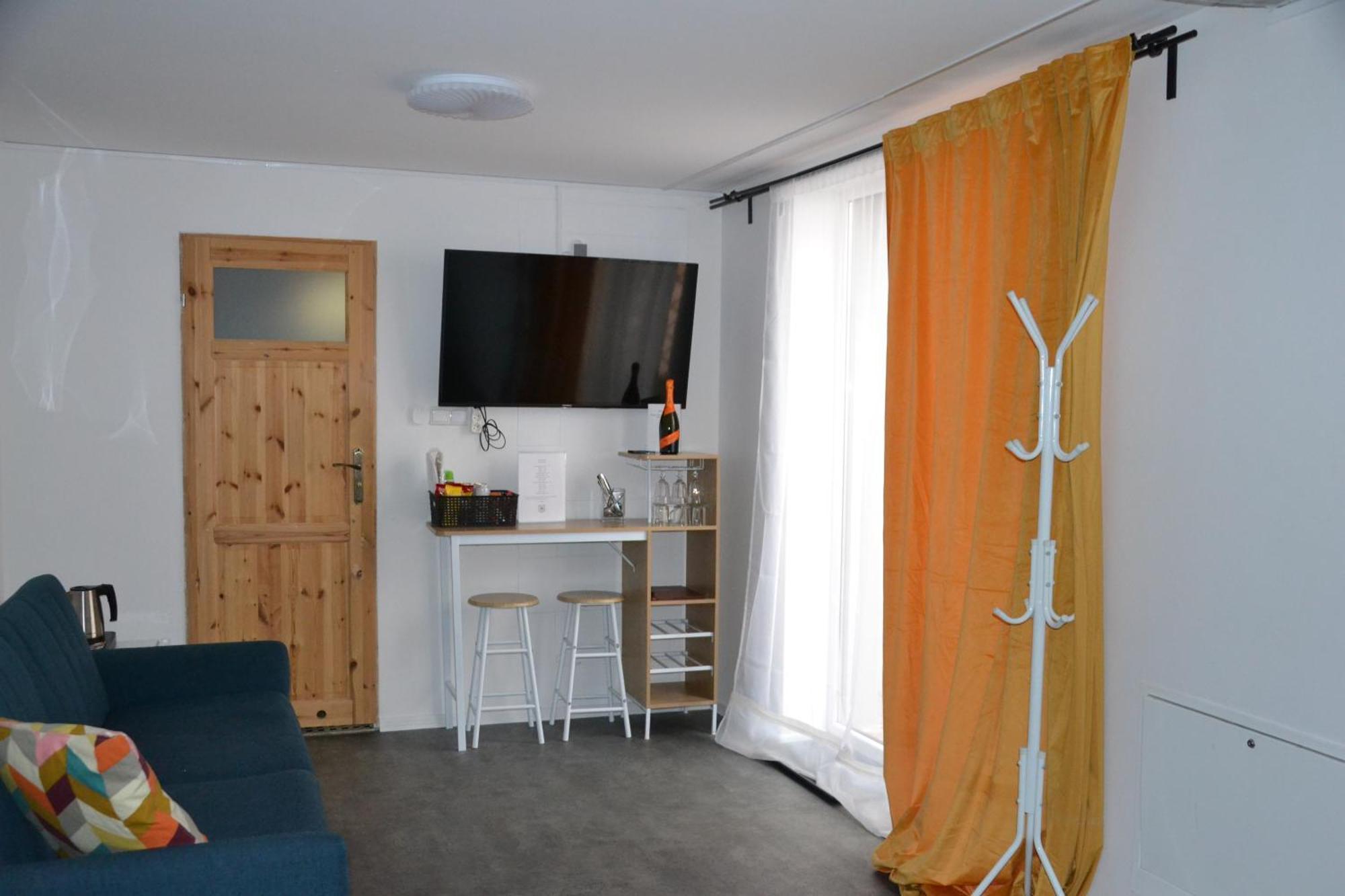 Flores Apartament คาโตวีตเซ ภายนอก รูปภาพ