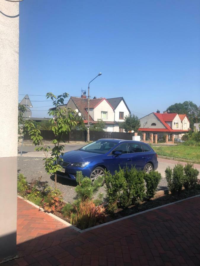 Flores Apartament คาโตวีตเซ ภายนอก รูปภาพ